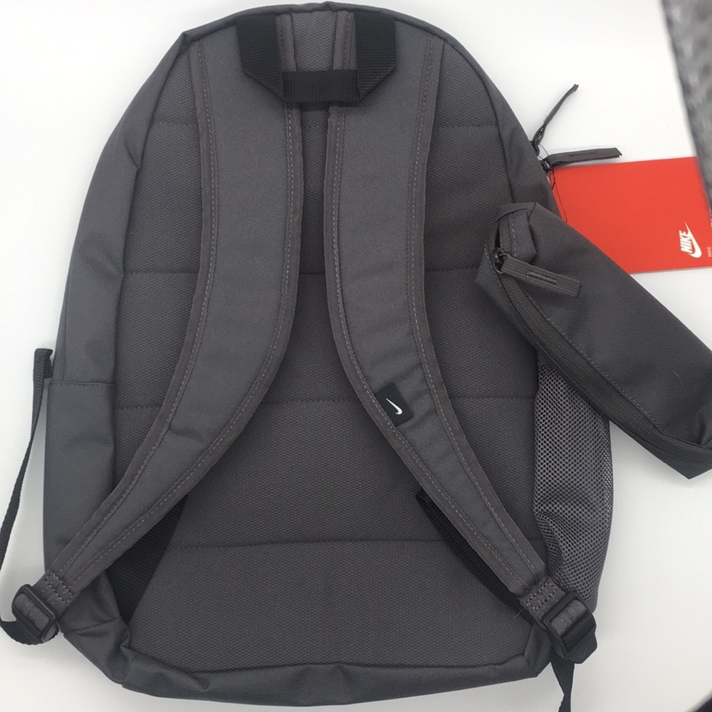 Nike Elemental Backpack π 20L - Picture 2 of 8